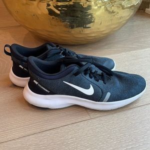 Nike Flex Experience 8